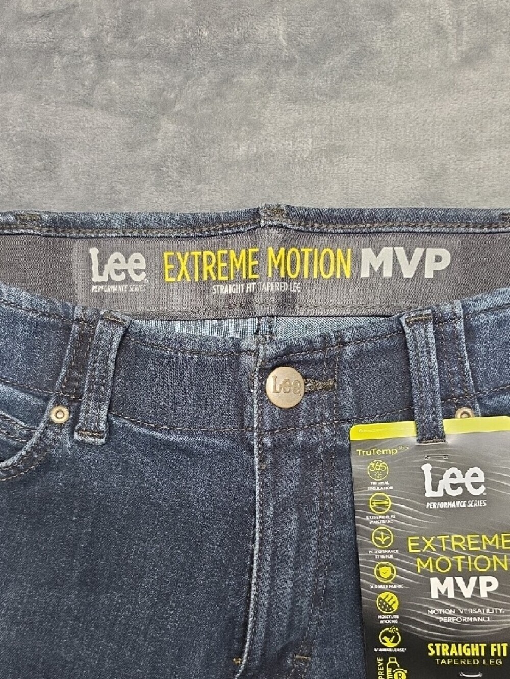 Lee Extreme Motion MVP Dark Blue Straight Fit Jeans sz 34 - Picture 2 of 6